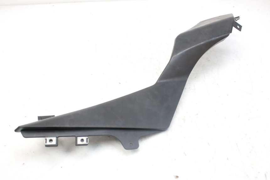 photo de CACHE SOUS SELLE DROIT DERBI GPR 50 (2004 - 2009) - État de surface