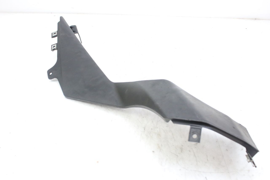 photo de CACHE SOUS SELLE DROIT DERBI GPR 50 (2004 - 2009) - Pièce contrôlée