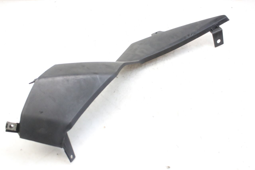 photo de CACHE SOUS SELLE DROIT DERBI GPR 50 (2004 - 2009) - Marquages et références