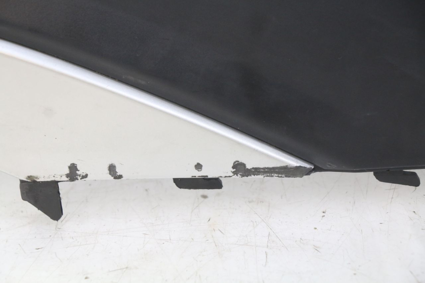 photo de CACHE SOUS SELLE DROIT TNT MOTOR GRIDO 2T 50 (2010 - 2019) - Vue d’ensemble