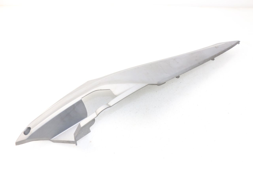 photo de CACHE SOUS SELLE DROIT SYM GTS EFI ABS 125 (2012 - 2016) - Vue d’ensemble