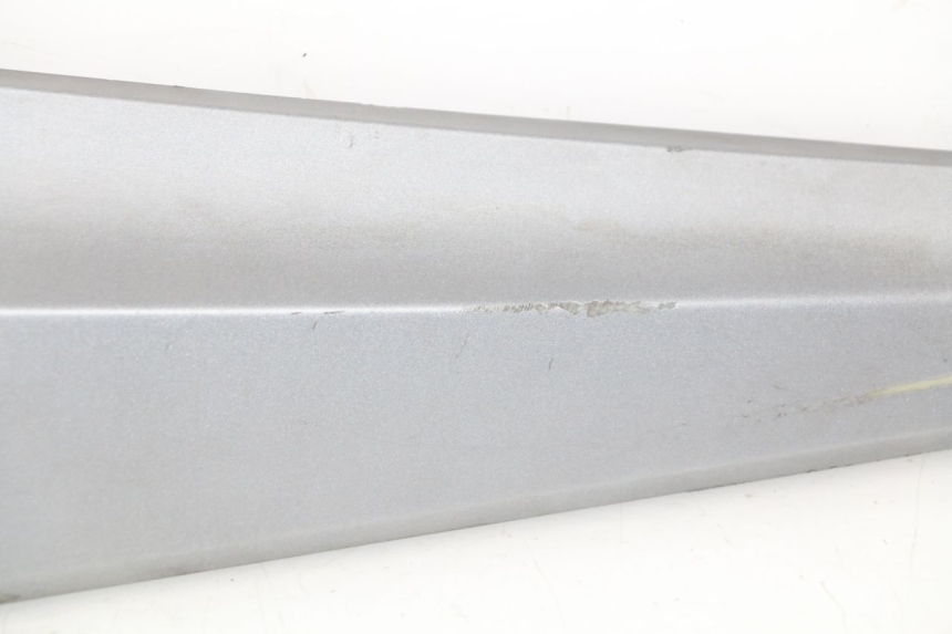 photo de CACHE SOUS SELLE DROIT SYM GTS EFI ABS 125 (2012 - 2016) - Points de fixation