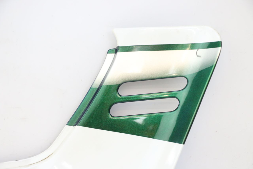 photo de CACHE SOUS SELLE DROIT HONDA CBR F 1000 (1993 - 1996) - Détails caractéristiques