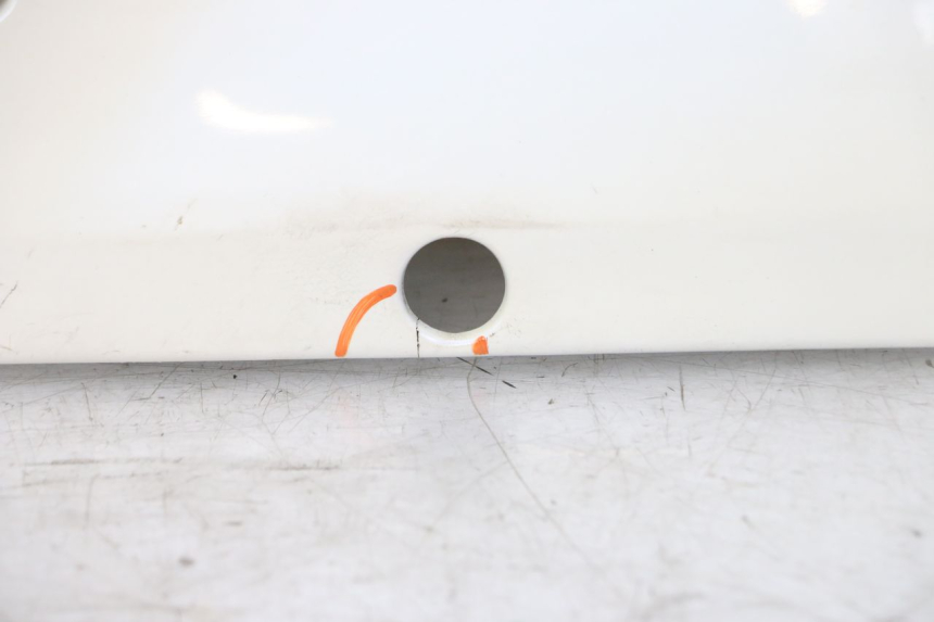 photo de CACHE SOUS SELLE DROIT HONDA CBR F 1000 (1993 - 1996) - Vue rapprochée