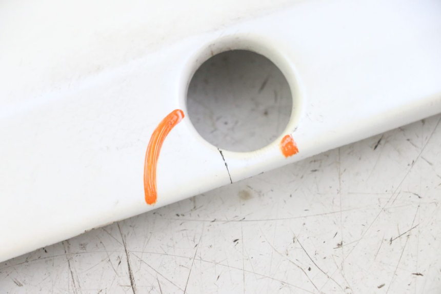 photo de CACHE SOUS SELLE DROIT HONDA CBR F 1000 (1993 - 1996) - Marquages et références