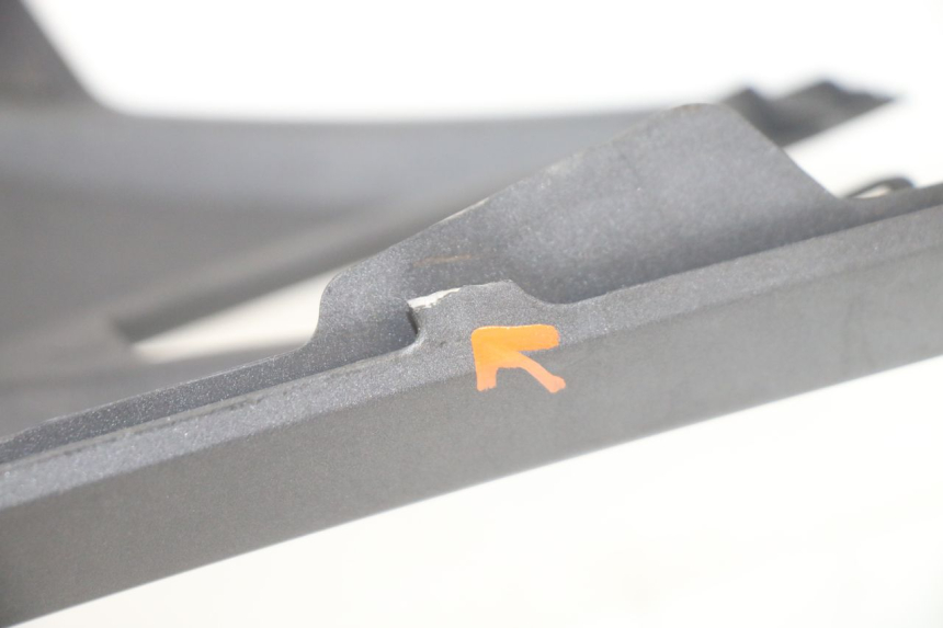 photo de CACHE SOUS SELLE DROIT HONDA FORZA 125 (2021 - 2025) - Pièce contrôlée