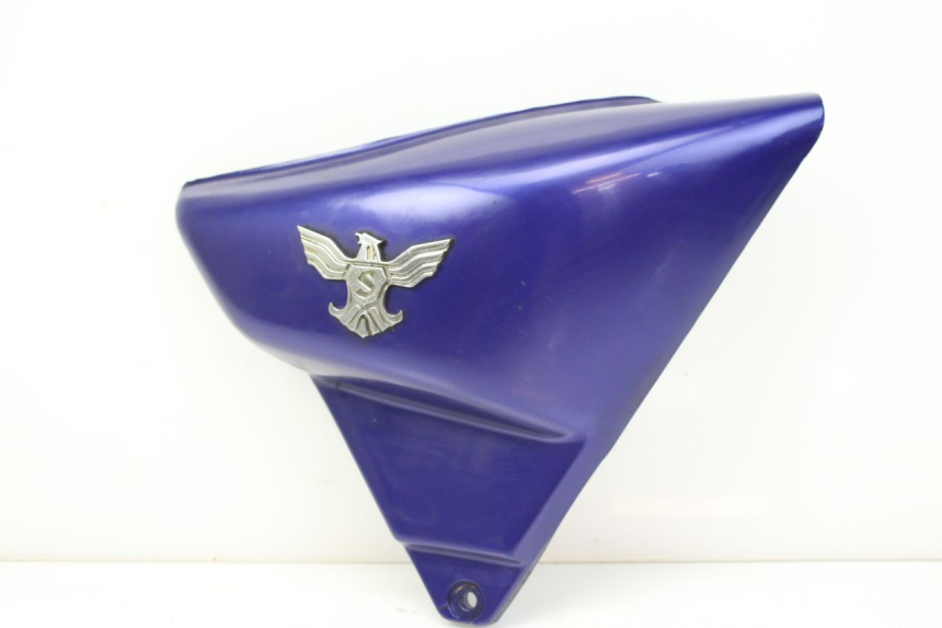 photo de CACHE SOUS SELLE DROIT SYM HUSKY 125 (1999 - 2005) - Détail de la pièce