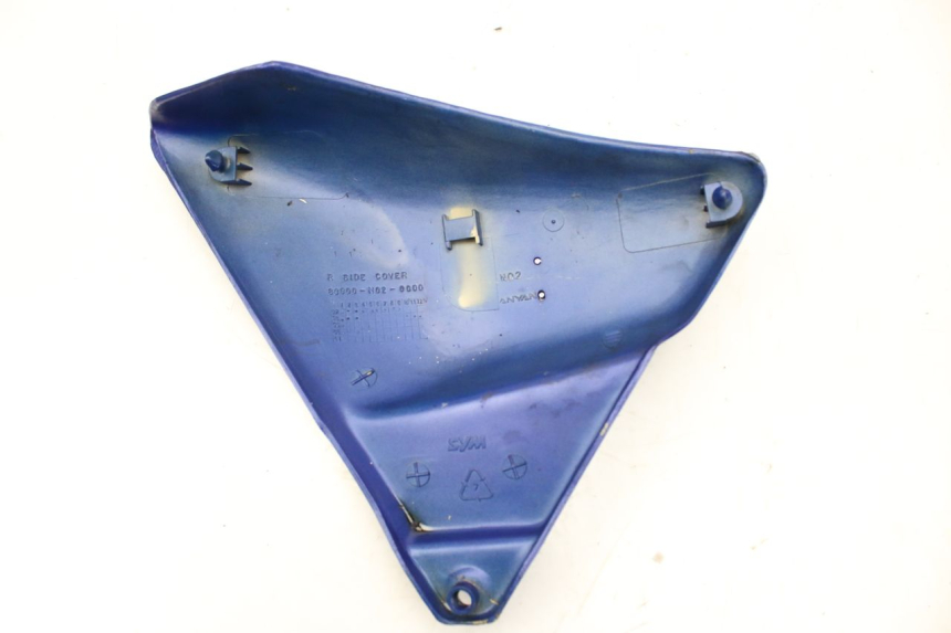 photo de CACHE SOUS SELLE DROIT SYM HUSKY 125 (1999 - 2005) - Points de fixation