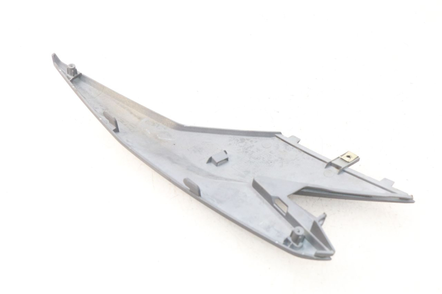 photo de CACHE SOUS SELLE DROIT SYM JET 4 4T 50 (2018 - 2021) - Zoom état d’usage