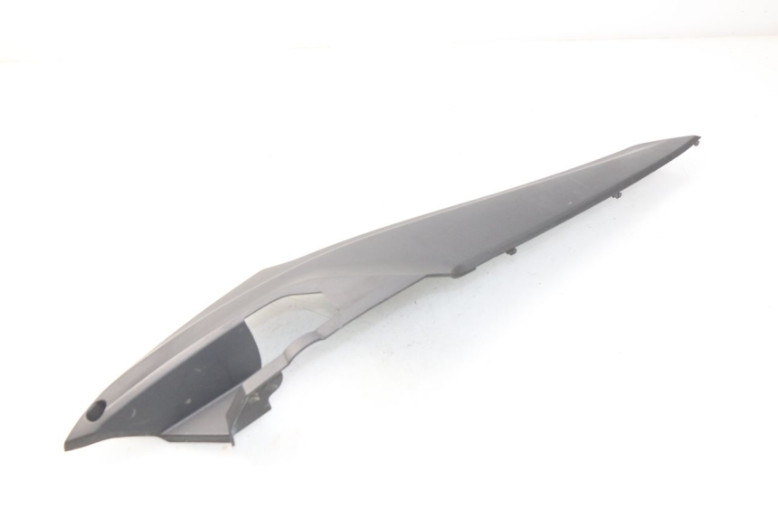 photo de CACHE SOUS SELLE DROIT SYM JOYMAX 250 (2013 - 2017) - Autre angle de vue