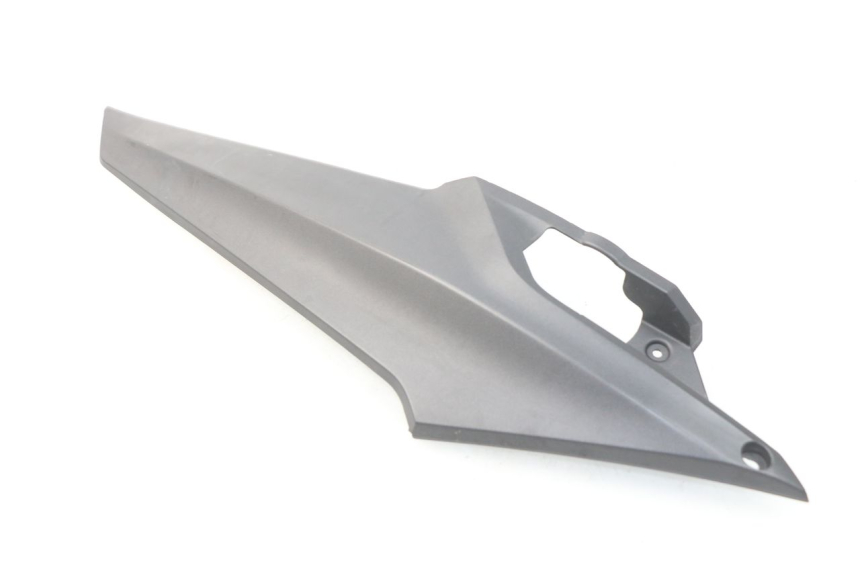 photo de CACHE SOUS SELLE DROIT SYM JOYMAX 250 (2013 - 2017) - Gros plan technique