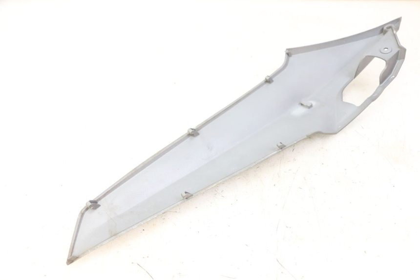 photo de CACHE SOUS SELLE DROIT SYM JOYMAX 125 (2010 - 2017) - Zoom état d’usage