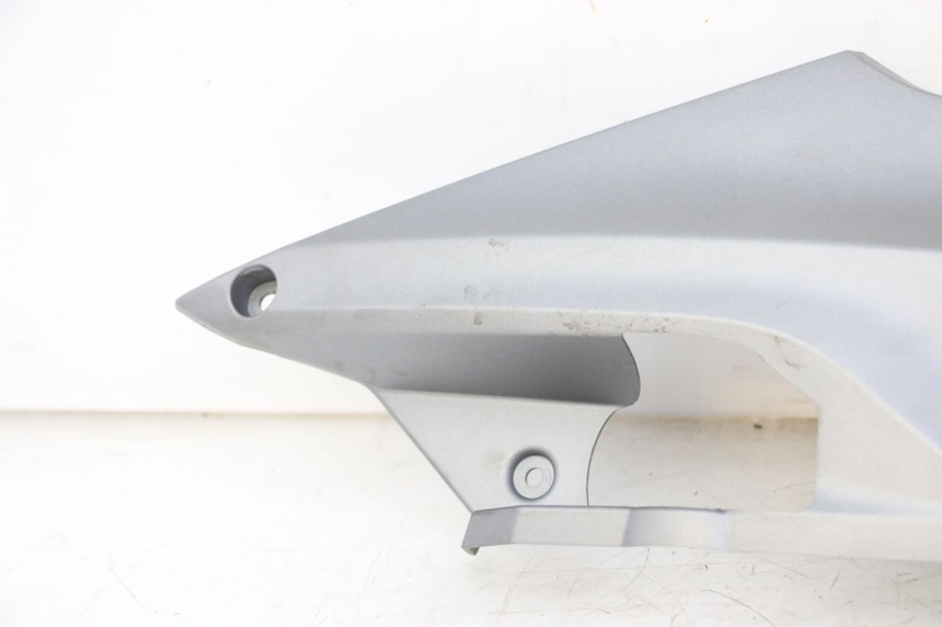 photo de CACHE SOUS SELLE DROIT SYM JOYMAX 125 (2010 - 2017) - Vue d’ensemble