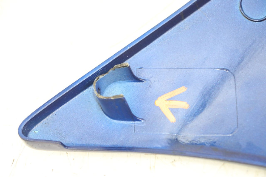 photo de CACHE SOUS SELLE DROIT KAWASAKI ZR7 ZR-7 S 750 (1999 - 2004) - Gros plan technique