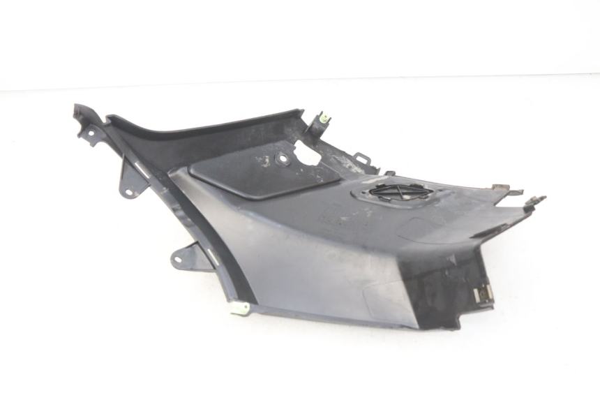 photo de CACHE SOUS SELLE DROIT PEUGEOT KISBEE 2T 50 (2010 - 2017) - Zoom état d’usage