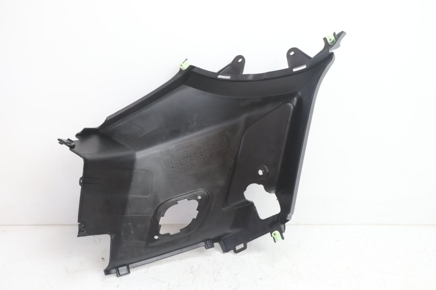 photo de CACHE SOUS SELLE DROIT PEUGEOT KISBEE 2T 50 (2018 - 2022) - Autre angle de vue