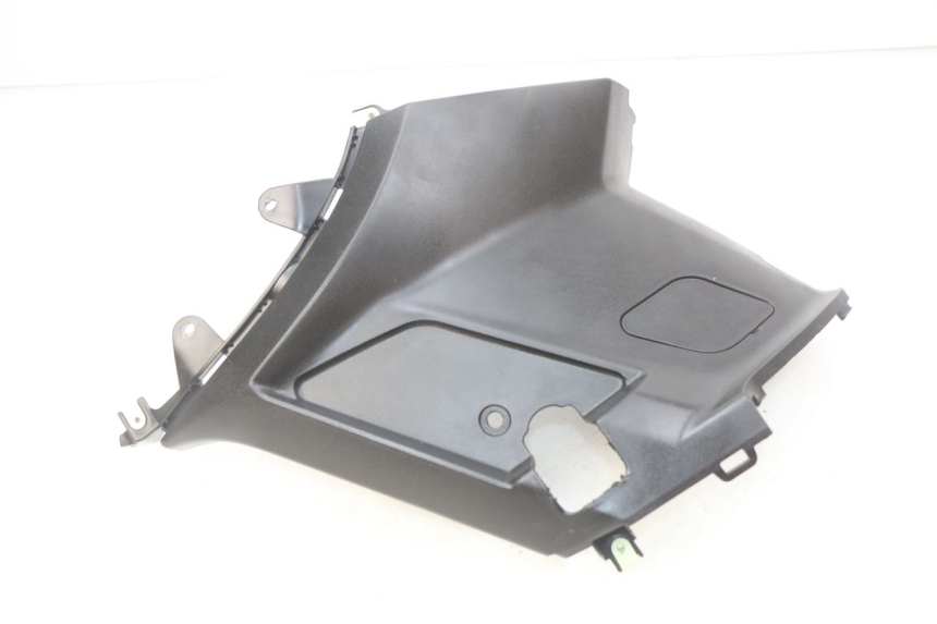 photo de CACHE SOUS SELLE DROIT PEUGEOT KISBEE 4T 50 (2018 - 2022) - Vue principale