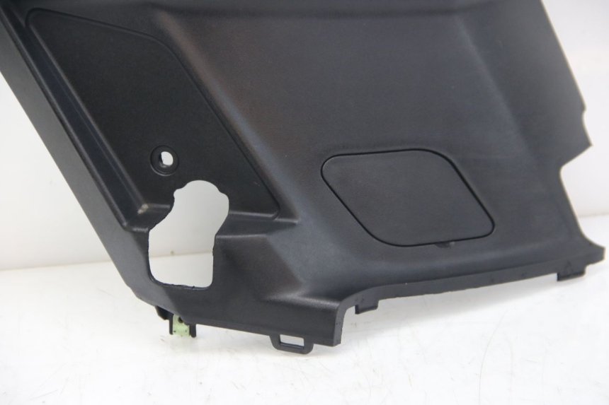 photo de CACHE SOUS SELLE DROIT PEUGEOT KISBEE 4T 50 (2018 - 2022) - Zoom état d’usage