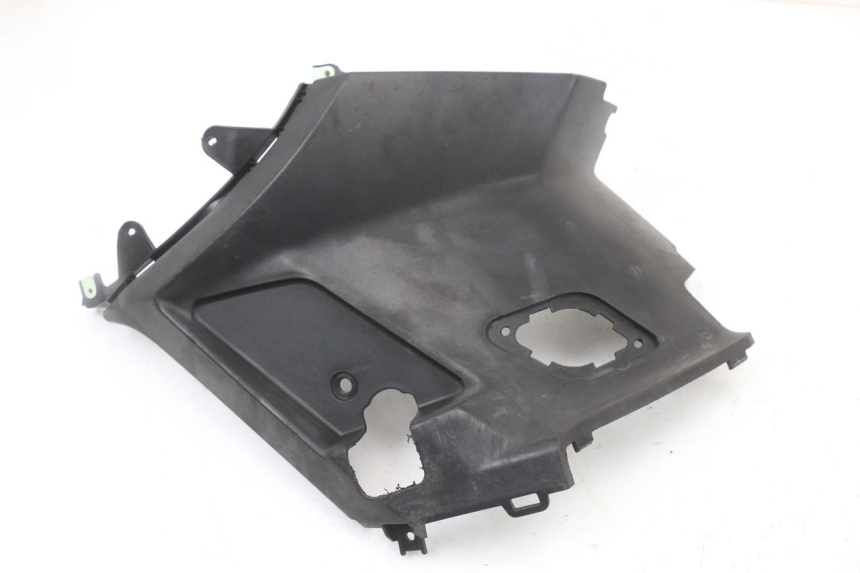 photo de CACHE SOUS SELLE DROIT PEUGEOT KISBEE 4T 50 (2018 - 2022) - Vue principale