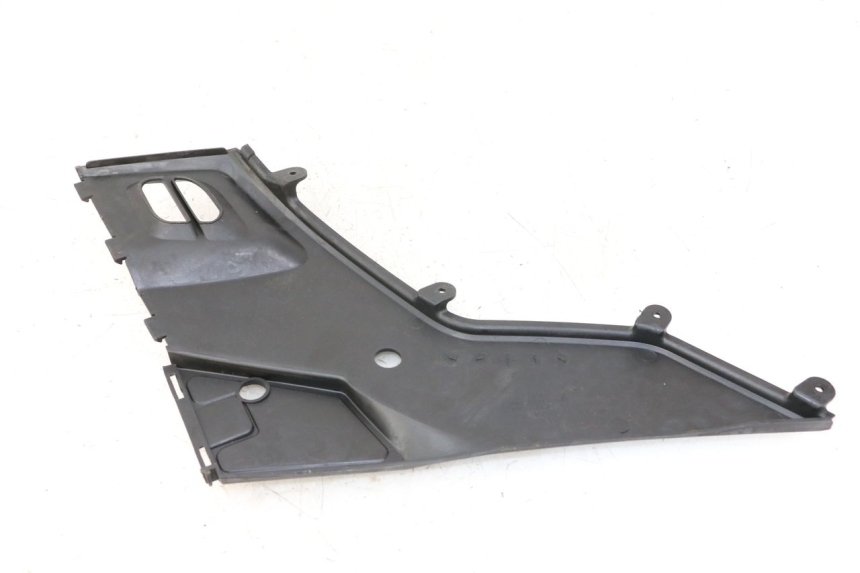 photo de CACHE SOUS SELLE DROIT KYMCO PEOPLE S 125 (2000 - 2008) - Zoom état d’usage