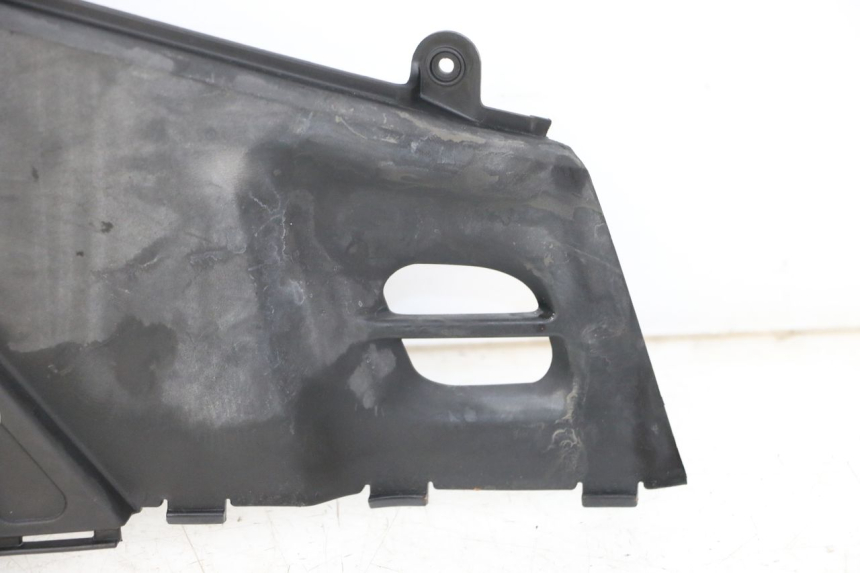 photo de CACHE SOUS SELLE DROIT KYMCO PEOPLE S 125 (2000 - 2008) - Autre angle de vue