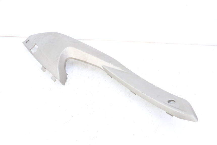 photo de CACHE SOUS SELLE DROIT KYMCO XCITING 500 (2007 - 2010) - Points de fixation