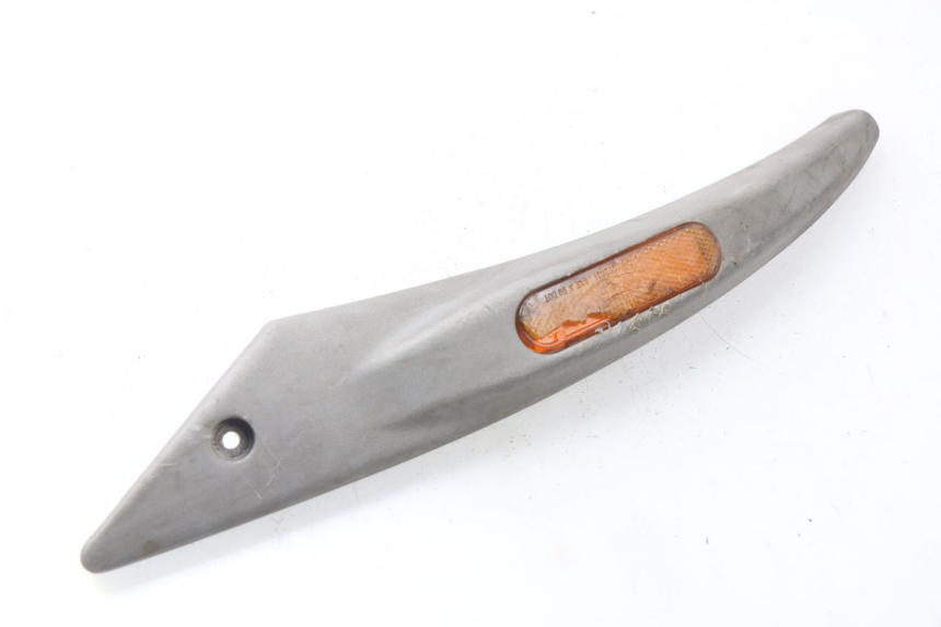 photo de CACHE SOUS SELLE DROIT PIAGGIO LIBERTY 4T 50 (2004 - 2008) - Gros plan technique