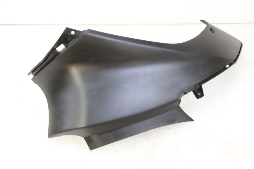 photo de CACHE SOUS SELLE DROIT MBK OVETTO ONE 2T 50 (2013 - 2017) - Détail de la pièce