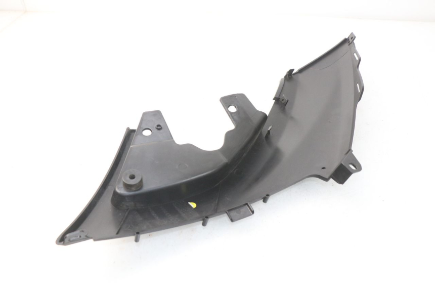 photo de CACHE SOUS SELLE DROIT PEUGEOT METROPOLIS 400 (2017 - 2020) - Détail de la pièce