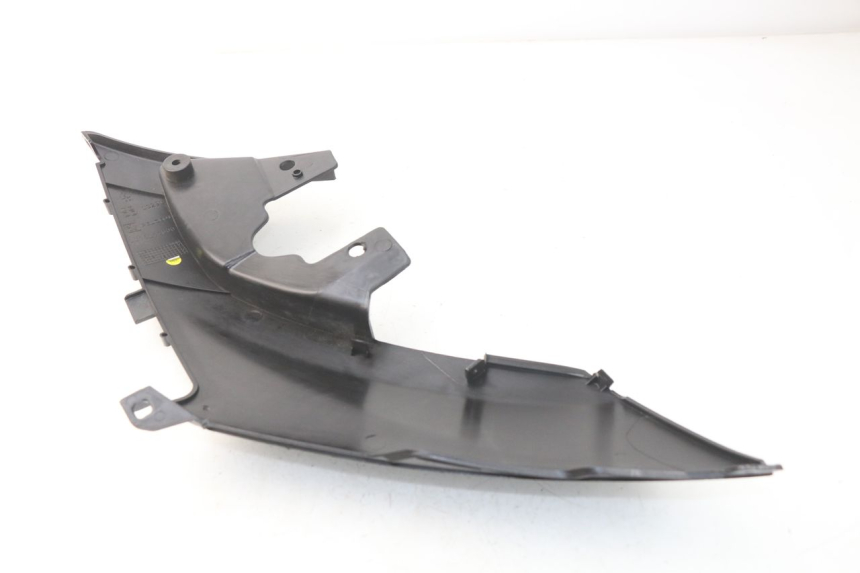 photo de CACHE SOUS SELLE DROIT PEUGEOT METROPOLIS 400 (2017 - 2020) - Zoom état d’usage