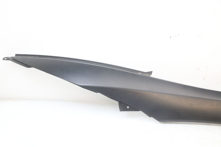 photo de CACHE SOUS SELLE DROIT PIAGGIO MP3 HPE 350 (2018 - 2020) - Détail de la pièce