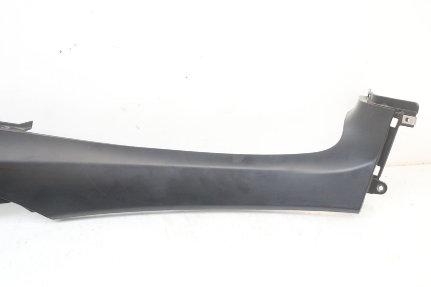 photo de CACHE SOUS SELLE DROIT PIAGGIO MP3 HPE 350 (2018 - 2020) - Zoom état d’usage