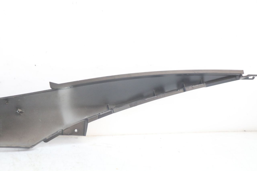 photo de CACHE SOUS SELLE DROIT PIAGGIO MP3 HPE 350 (2018 - 2020) - État de surface