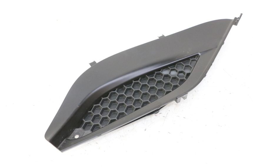 photo de CACHE SOUS SELLE DROIT PIAGGIO MP3 HPE 310 (2024 - 2025) - Vue d’ensemble