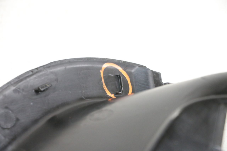 photo de CACHE SOUS SELLE DROIT YAMAHA NEO'S CORE 1 (2022 - 2026) - Autre angle de vue