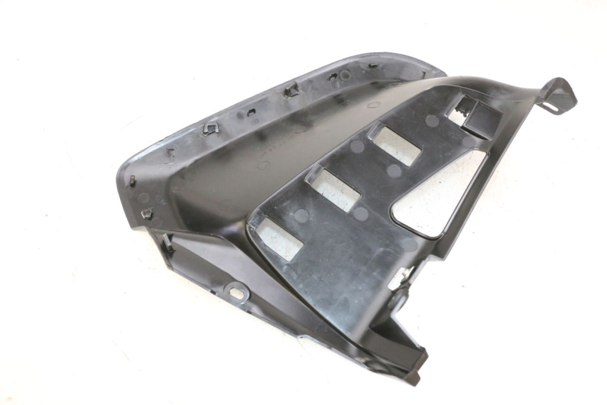 photo de CACHE SOUS SELLE DROIT YAMAHA NEO'S CORE 1 (2022 - 2026) - Marquages et références