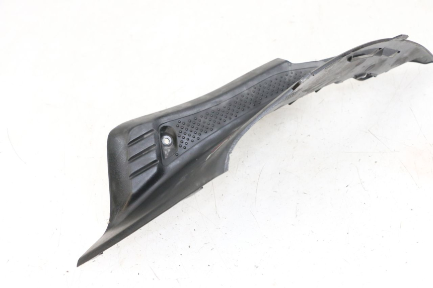 photo de CACHE SOUS SELLE DROIT HONDA NHX LEAD 110 (2008 - 2010) - Autre angle de vue