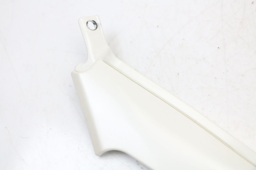 photo de CACHE SOUS SELLE DROIT MOTO GUZZI NORGE 8V GT 1200 (2011 - 2016) - Détail de la pièce