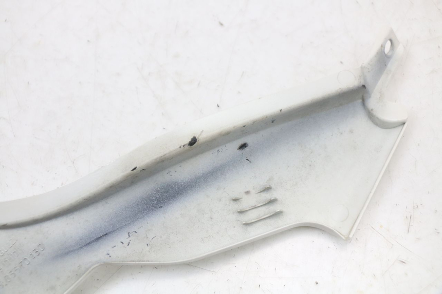 photo de CACHE SOUS SELLE DROIT MOTO GUZZI NORGE 8V GT 1200 (2011 - 2016) - État de surface