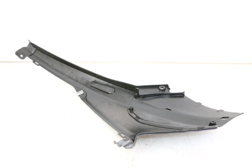 photo de CACHE SOUS SELLE DROIT PIAGGIO NRG POWER PUREJET 50 (2018 - 2021) - Zoom état d’usage