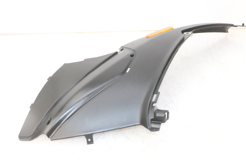 photo de CACHE SOUS SELLE DROIT PIAGGIO NRG POWER PUREJET 50 (2018 - 2021) - Vue d’ensemble