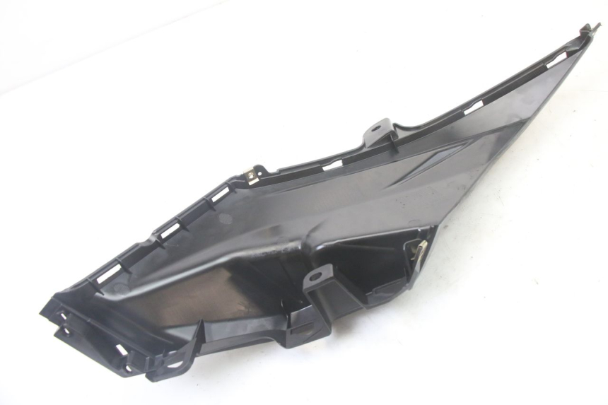 photo de CACHE SOUS SELLE DROIT SYM ORBIT III 3 4T 50 (2021 - 2025) - Zoom état d’usage