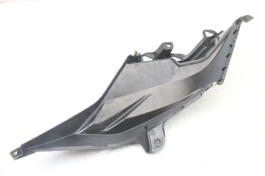 photo de CACHE SOUS SELLE DROIT SYM ORBIT III 3 4T 50 (2021 - 2025) - Autre angle de vue