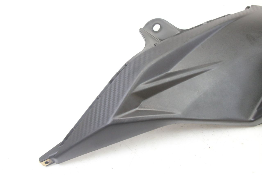 photo de CACHE SOUS SELLE DROIT SYM ORBIT III 3 4T 50 (2021 - 2025) - Détail de la pièce