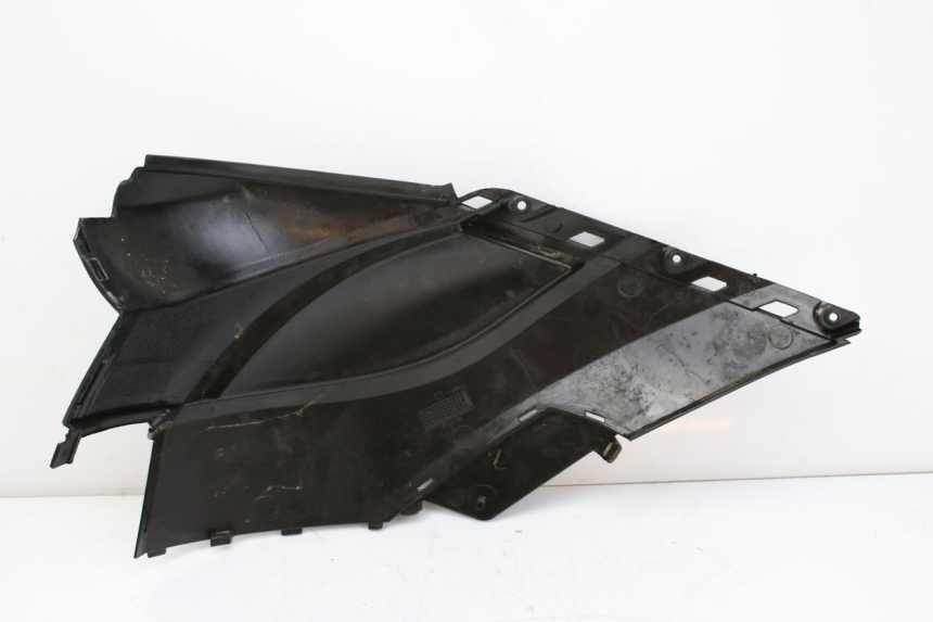 photo de CACHE SOUS SELLE DROIT KEEWAY OUTLOOK 125 (2007 - 2013) - Zoom état d’usage