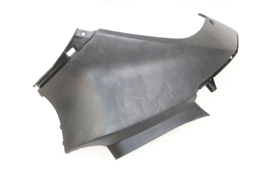 photo de CACHE SOUS SELLE DROIT MBK OVETTO ONE 2T 50 (2013 - 2017) - Autre angle de vue