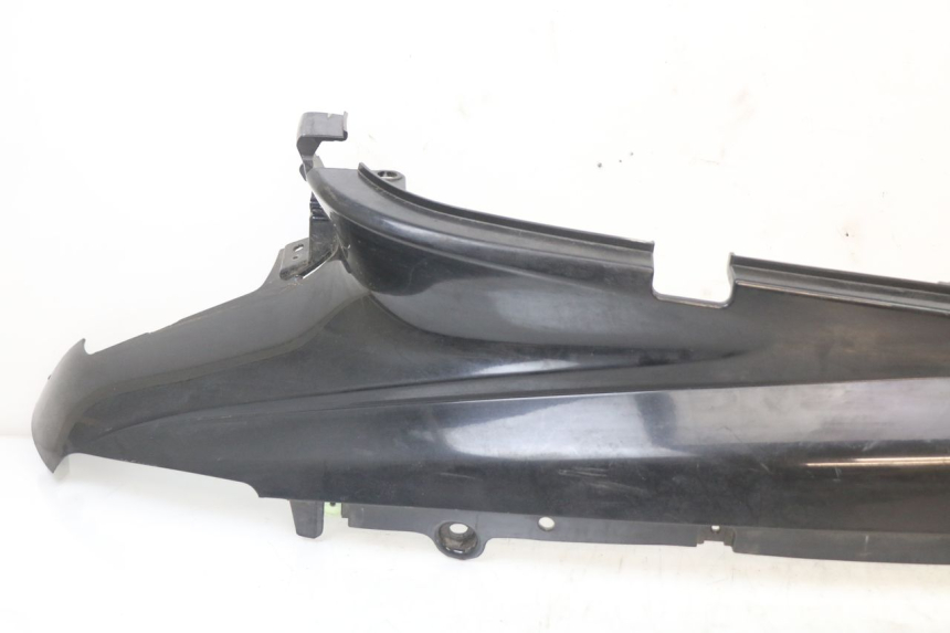 photo de CACHE SOUS SELLE DROIT PEUGEOT DJANGO 125 (2014 - 2017) - Zoom état d’usage