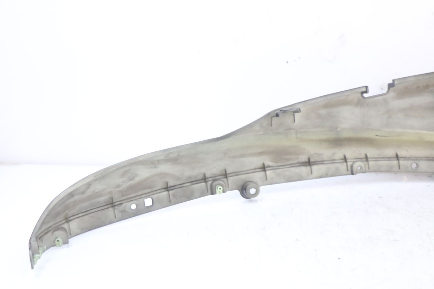 photo de CACHE SOUS SELLE DROIT PEUGEOT DJANGO 125 (2014 - 2017) - Points de fixation