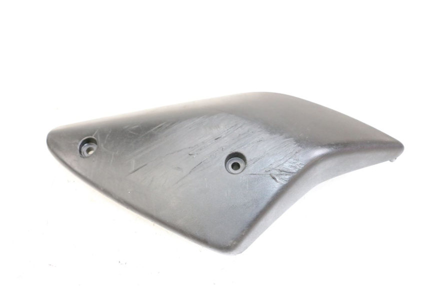 photo de CACHE SOUS SELLE DROIT PEUGEOT TKR TREKKER FURIOUS 50 (2005 - 2014) - Vue principale