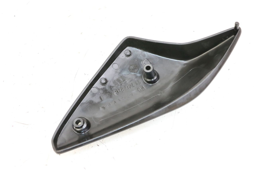 photo de CACHE SOUS SELLE DROIT PEUGEOT TKR TREKKER FURIOUS 50 (2005 - 2014) - Détail de la pièce